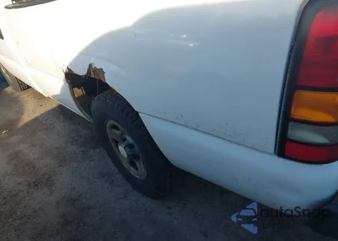 2004 GMC Sierra 1500 Work Truck z USA, uszkodzony, nr VIN 1GTEC14V24Z900439